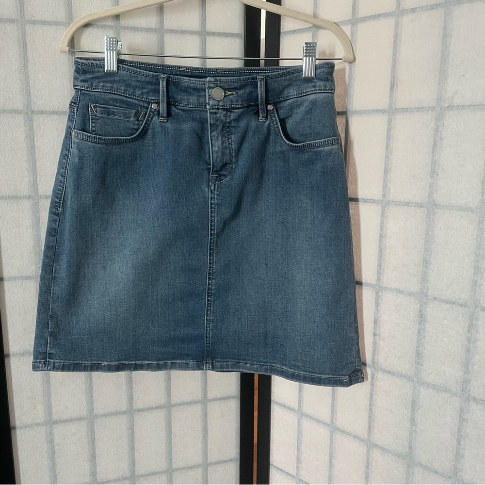 Jean skirt Tommy Bahama size 4